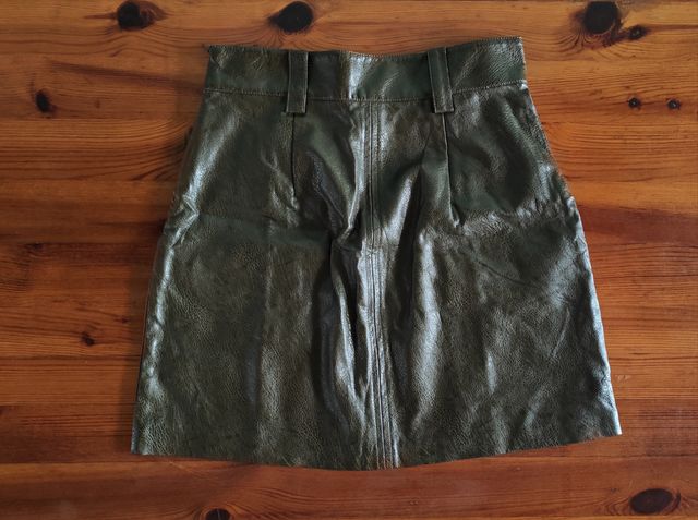 Minigonna similpelle verde oliva