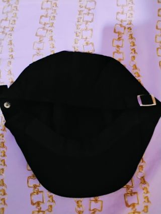 Berretto a becco nero