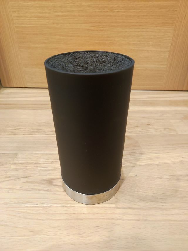 Taco para cuchillos negro y plateado