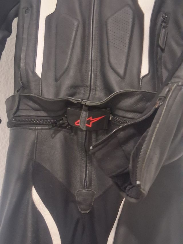 Traje de moto Alpinestars 1000 euros negociables