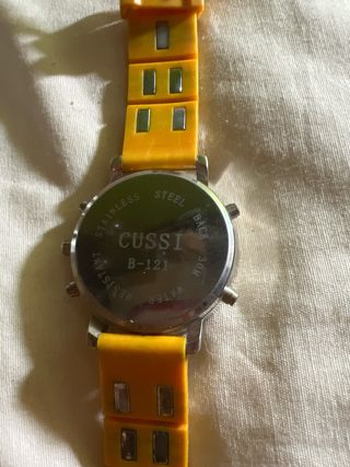 Reloj CUSSI plateado y amarillo