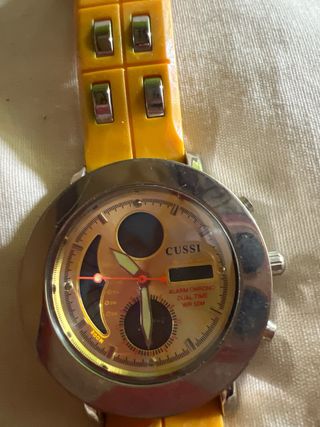 Reloj CUSSI plateado y amarillo