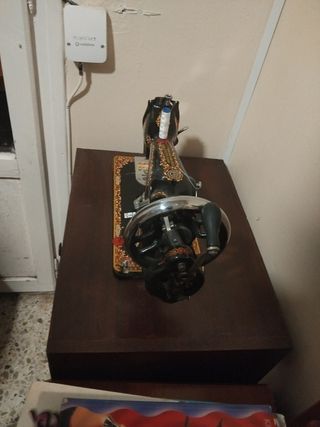 Máquina de coser Samara antigua