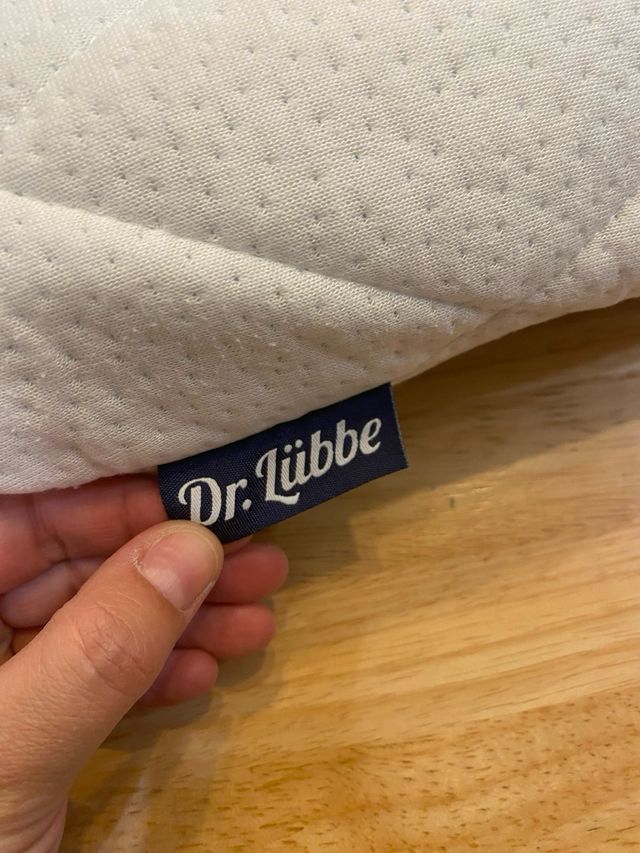 Colchón, almohada y sábanas bajeras