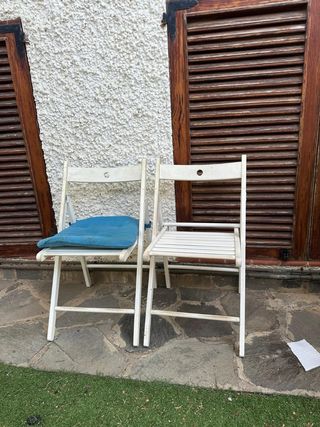 Mesa de cocina blanca abatible con sillas