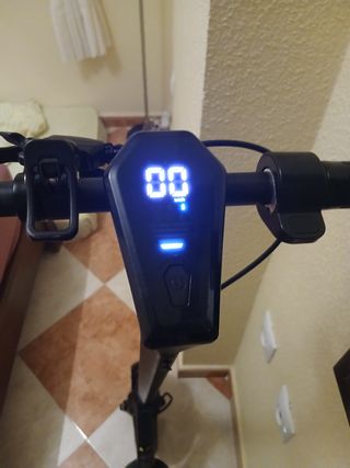 Patinete eléctrico con luces LED SE CAMBIA