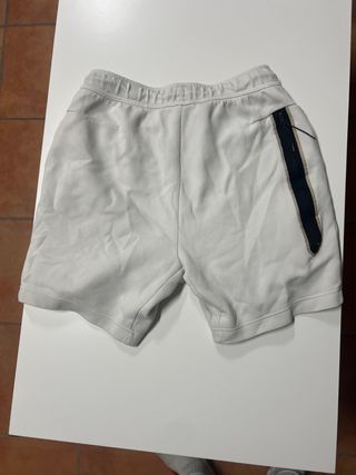 Nike Tech Fleece Shorts Blancos