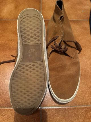 Zapatilla ante Fred Perry marrón