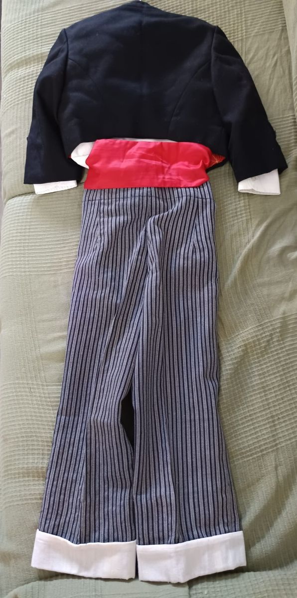 Traje Cordobés Niño Negro y Rojo