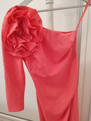 Vestido invitada un hombro