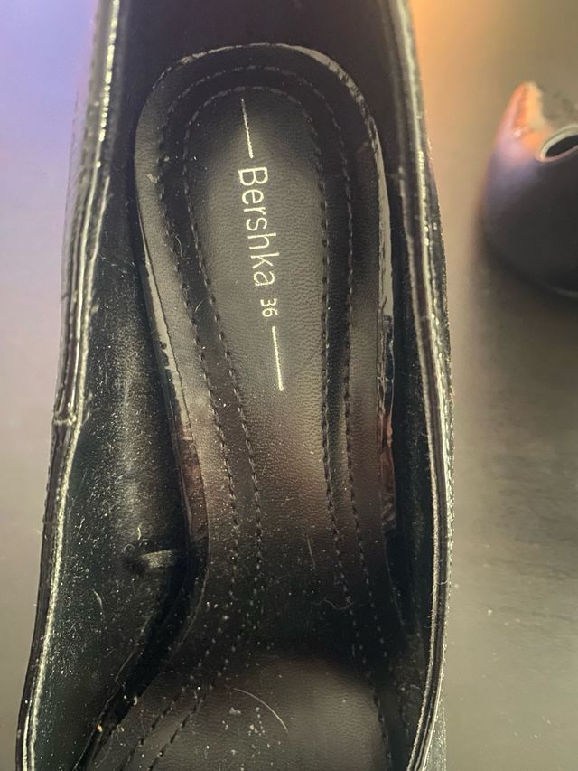 Sapato de salto alto preto Bershka