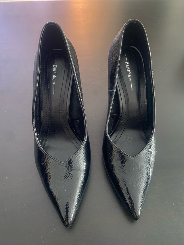 Sapato de salto alto preto Bershka