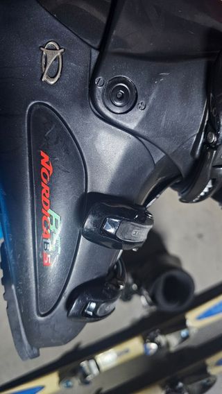 Esquís Rossignol Axium con bastones