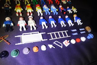 Lote 69 muñecos Playmobil vintage con accesorios