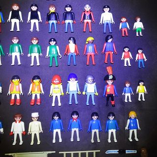 Lote 69 muñecos Playmobil vintage con accesorios