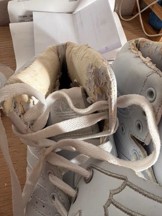 Zapatillas Adidas Blancas con Alas