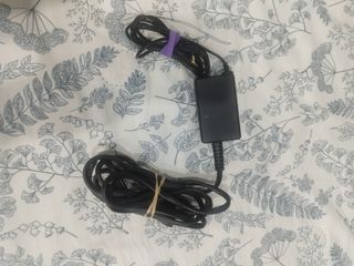 PSP Sony Negra con funda y bolsa de transporte.