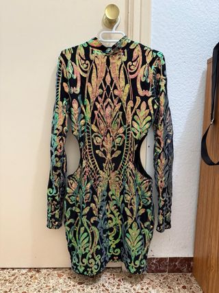Vestido Negro con Lentejuelas Multicolor