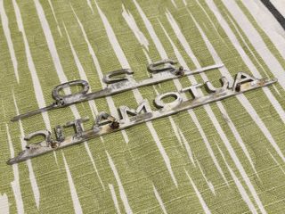 Insignias Mercedes-Benz 220 Automatic