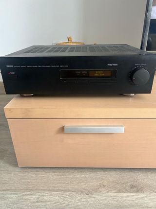 Yamaha DSP-E1000
 Procesador Sonido