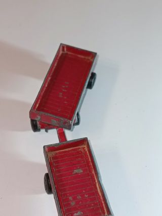 CAMION CON REMOLQUE MERCEDES BENZ 1/64 MATCHBOX