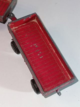 CAMION CON REMOLQUE MERCEDES BENZ 1/64 MATCHBOX