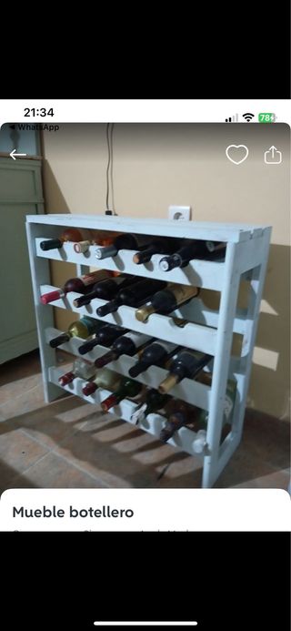 Mueble botellero de madera