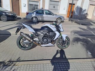 Kawasaki Z750 2010 con extras