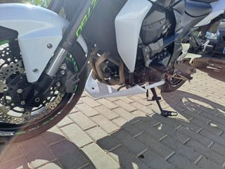 Kawasaki Z750 2010 con extras