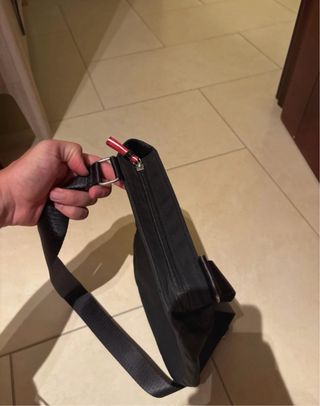 Tracolla Ferrari Uomo – Nero con Dettagli Rosso 