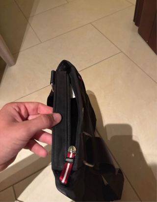 Tracolla Ferrari Uomo – Nero con Dettagli Rosso 