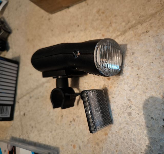 Luz y reflector para bicicleta