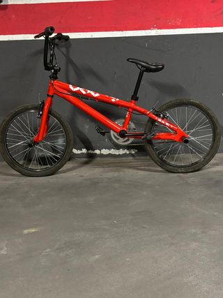 Bicicleta BMX. Recoger en Humanes. NO NEGOCIABLE 