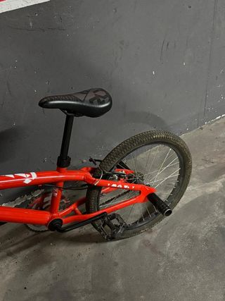 Bicicleta BMX. Recoger en Humanes. NO NEGOCIABLE 