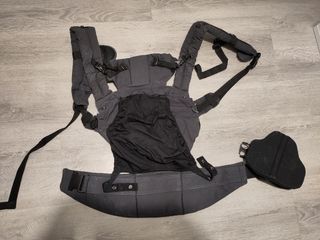 Mochila Portabebés Ergonómica negra.