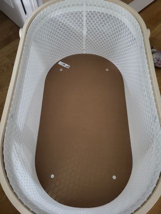 Cuna moisés con ruedas y freno