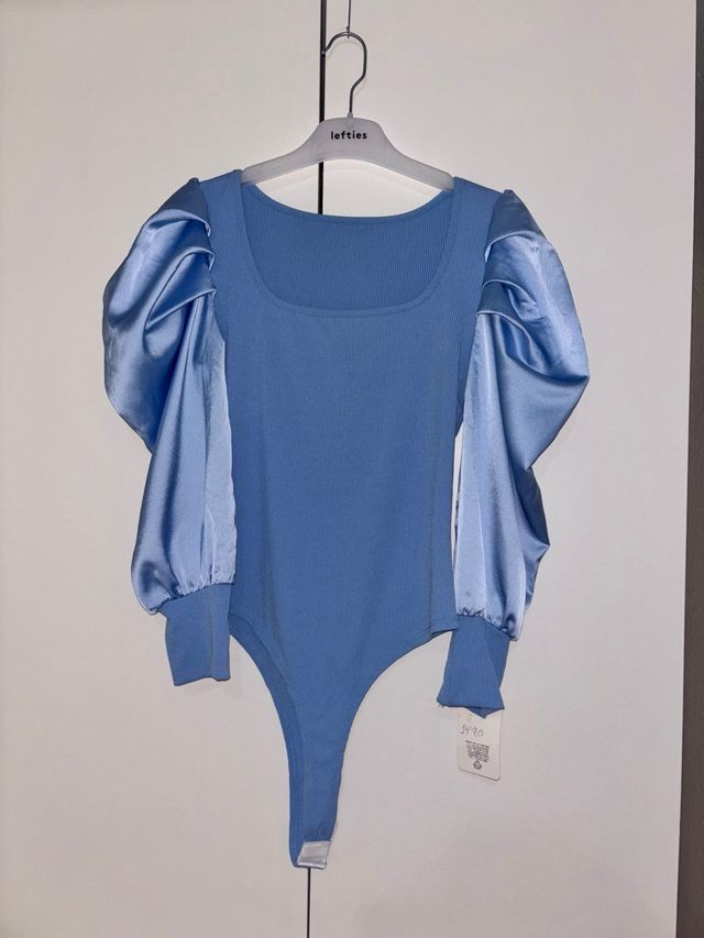 Body nuevo con mangas abullonadas