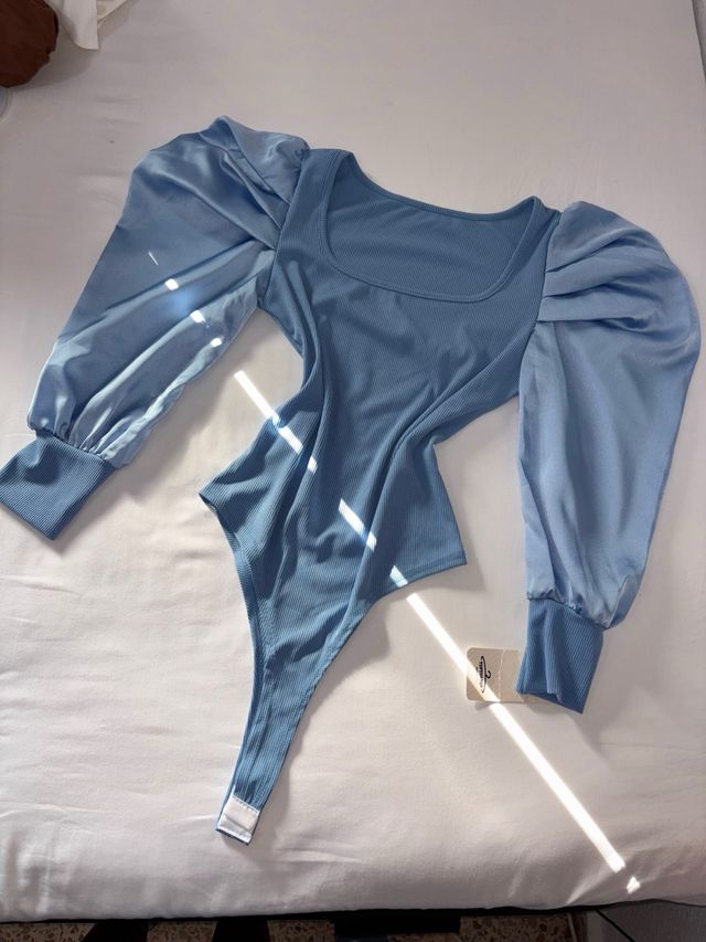 Body nuevo con mangas abullonadas