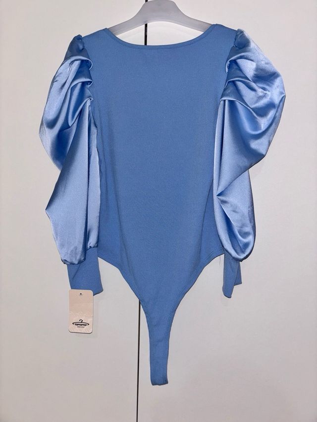 Body nuevo con mangas abullonadas