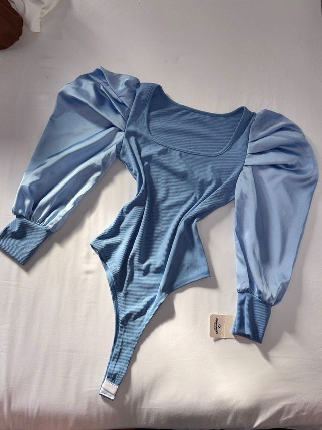 Body nuevo con mangas abullonadas