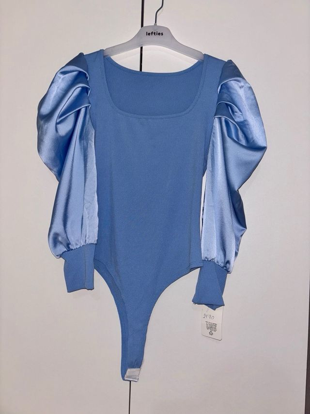 Body nuevo con mangas abullonadas