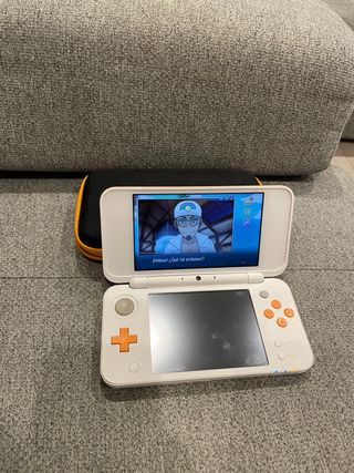 Nintendo 2DS XL Blanca y Naranja