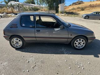 Peugeot 205 1986