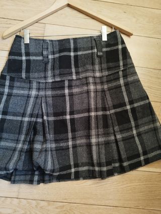 Falda corta cuadros gris y negro