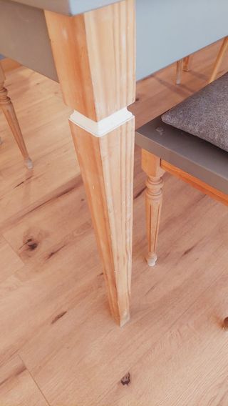 Mesa comedor extensible + 2 bancos