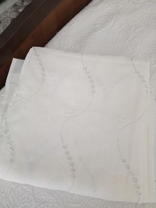 Tenda panna e argento con ricami quantita2,