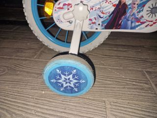 Bicicleta Infantil Frozen. Regalo casco