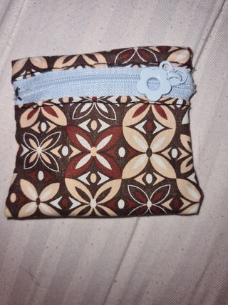 Monedero estampado floral