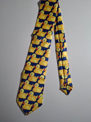 Juego 2 corbatas y 2 tirantes patitos