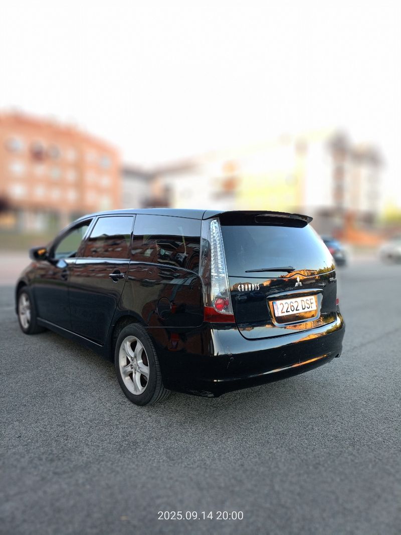 Mitsubishi Grandis 2005 - foto 1